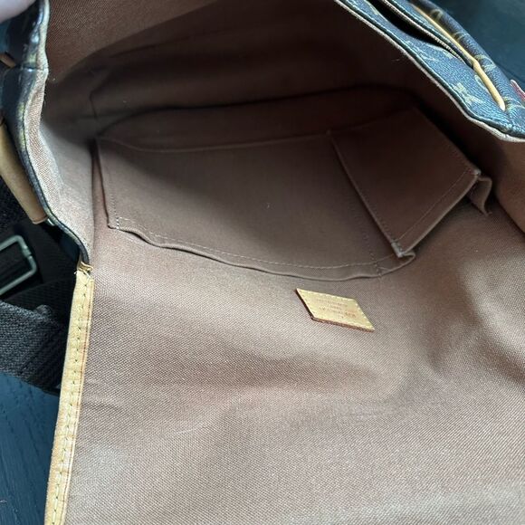 Louis Vuitton Bosphore Messenger PM Crossbody Bag monogram - Picture 10 of 15